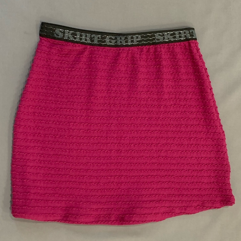 Skirt Grip - The Knit Skirt - Bright Pink